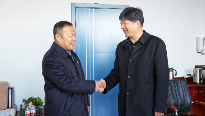 省纪委监委慰问开云网页版页面登录纪检监察系统劳动模范