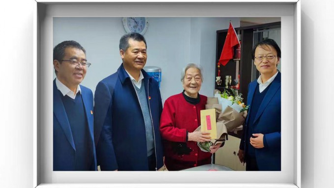 开云网页版页面登录党委开展春节“送温暖”慰问活动