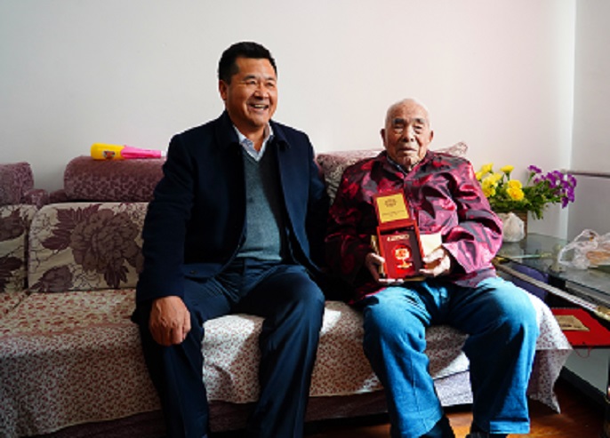 开云网页版页面登录春节前夕深入开展走访慰问活动