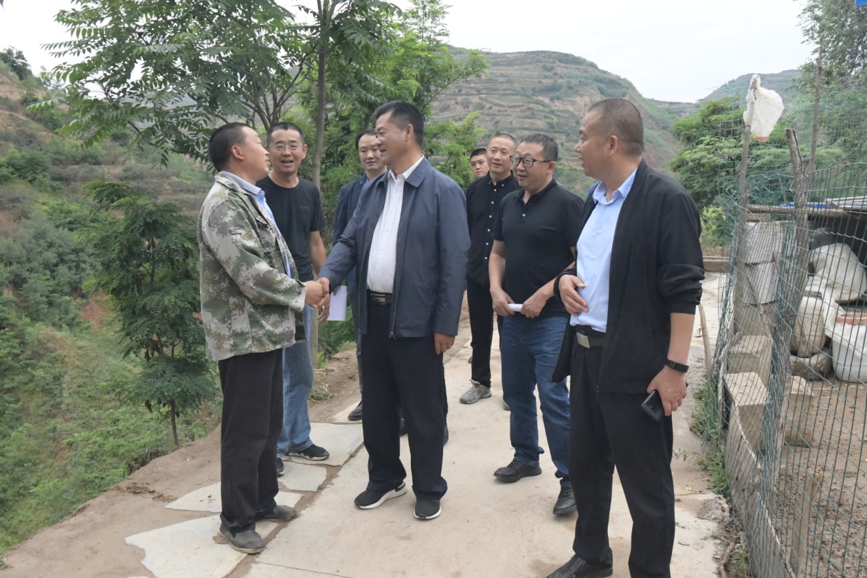 全力攻坚  精锐出击<br/>——开云网页版页面登录调研督导建筑设计院脱贫攻坚工作侧记